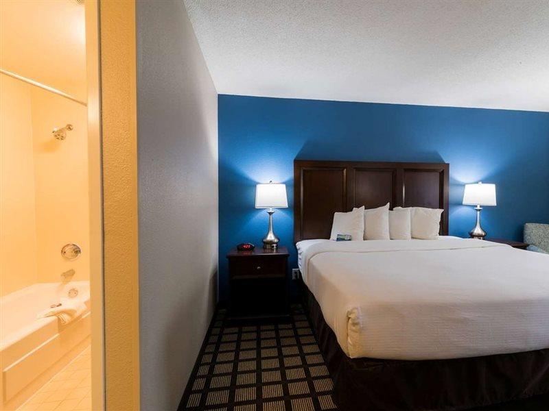 Baymont By Wyndham Detroit Airport/Romulus Otel Dış mekan fotoğraf