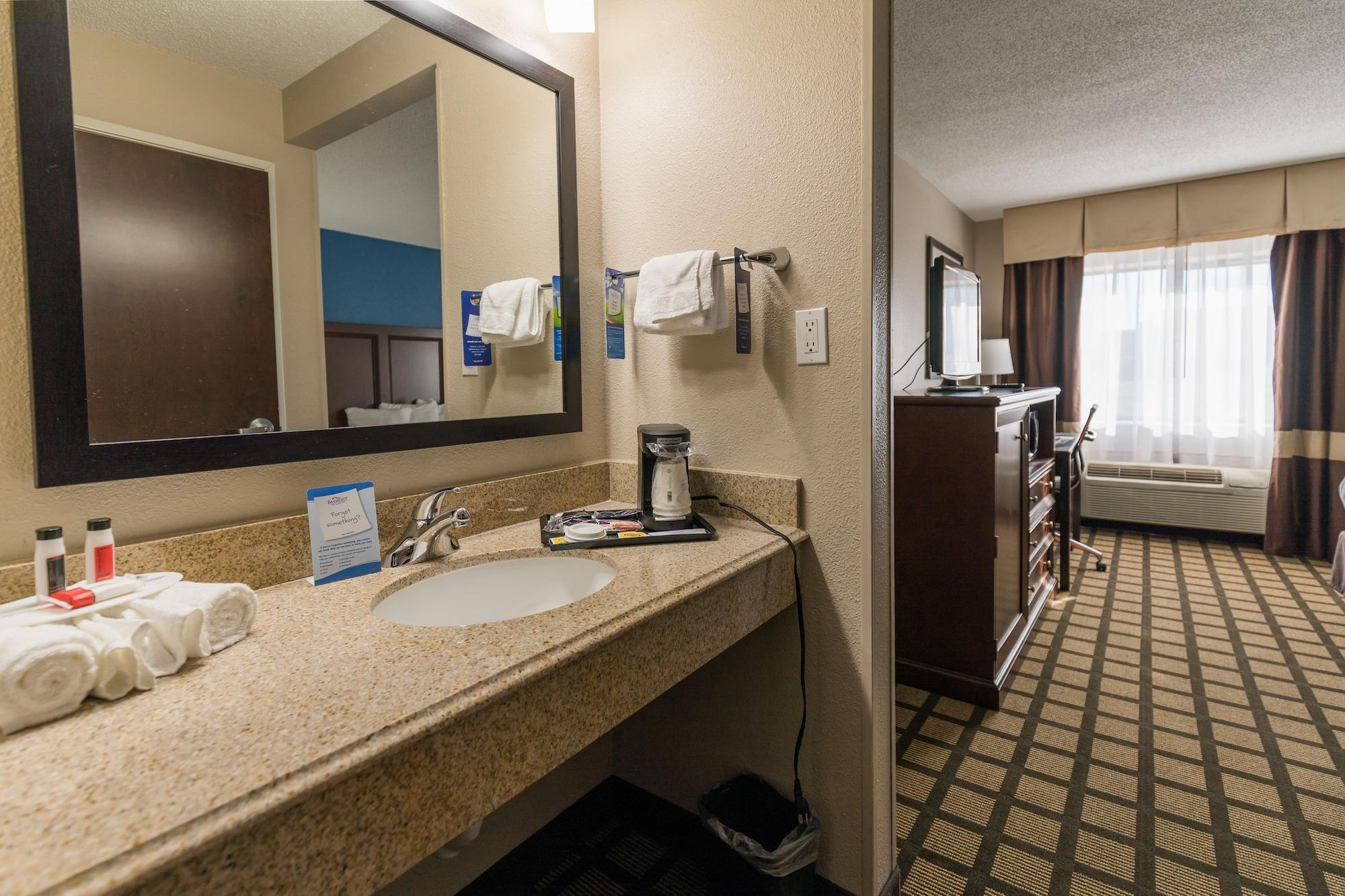 Baymont By Wyndham Detroit Airport/Romulus Otel Dış mekan fotoğraf