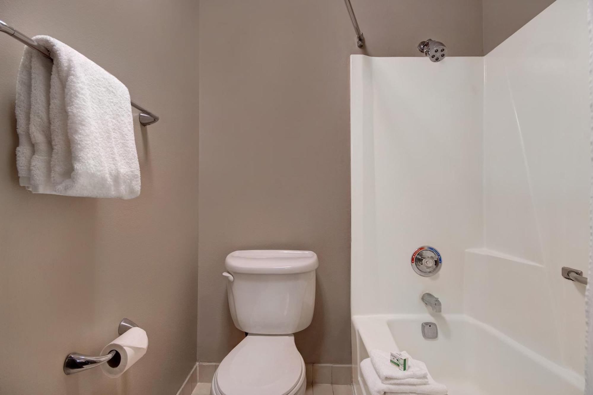 Baymont By Wyndham Detroit Airport/Romulus Otel Dış mekan fotoğraf